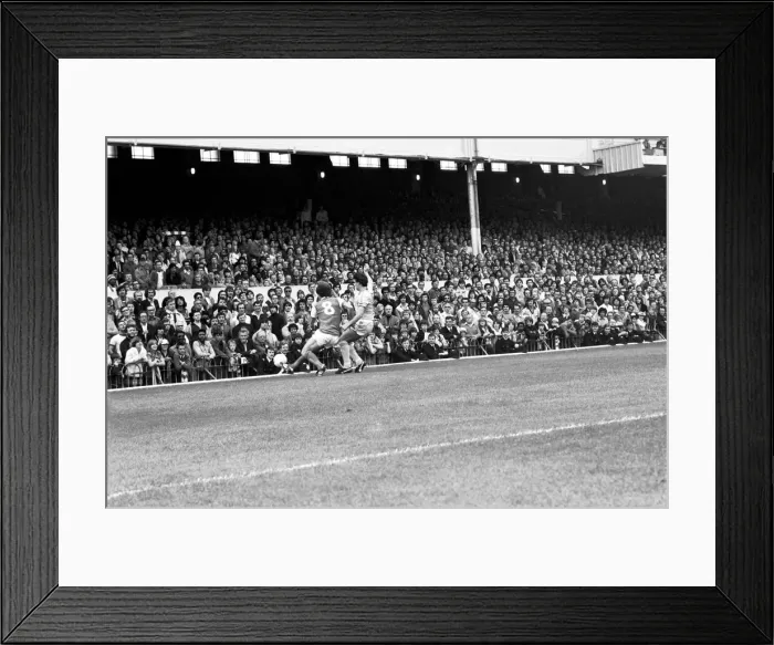 Framed Print : Division 1 football. Arsenal 1 v. Nottingham Forest 0. September 1980 LF04-37-045 Framed Print : Division 1 football. Arsenal 1 v. Nottingham Forest 0. September 1980 LF04-37-045