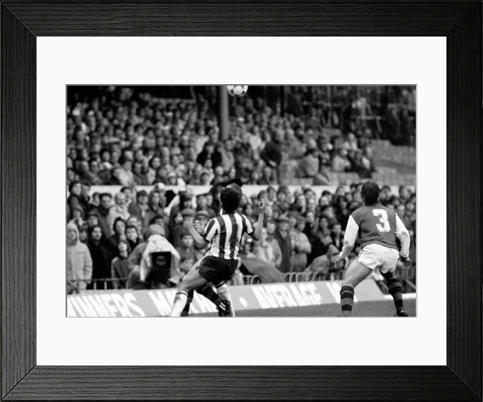 Framed Print : English League Division One match at Highbury. Arsenal 2 v West Bromwich Albion 0