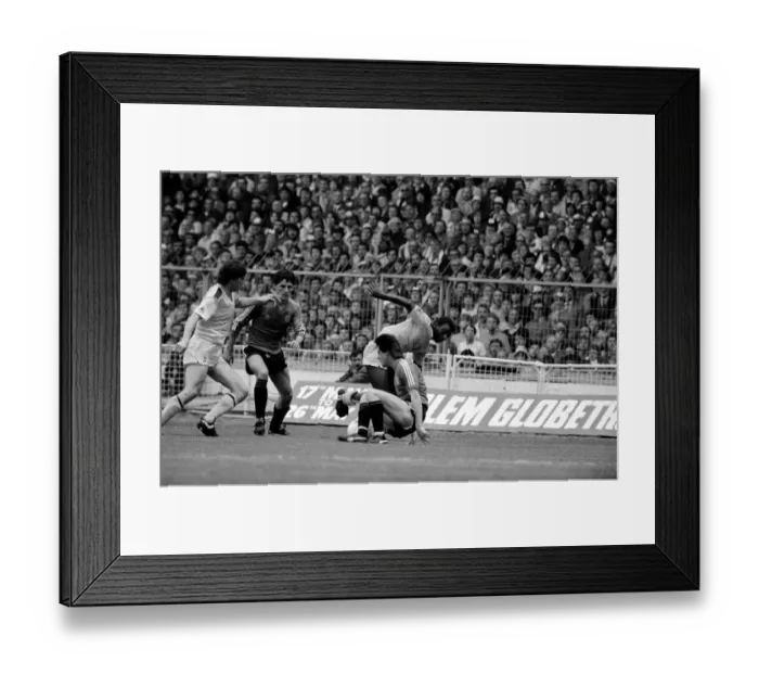 Framed Print : English FA Cup Final at Wembley Stadium. Tottenham Hotspur 1 v Queens Park Rangers 1 Framed Print : English FA Cup Final at Wembley Stadium. Tottenham Hotspur 1 v Queens Park Rangers 1