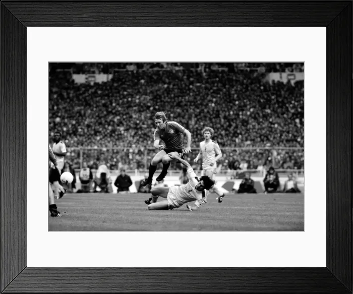 Framed Print : English FA Cup Final at Wembley Stadium. Tottenham Hotspur 1 v Queens Park Rangers 1