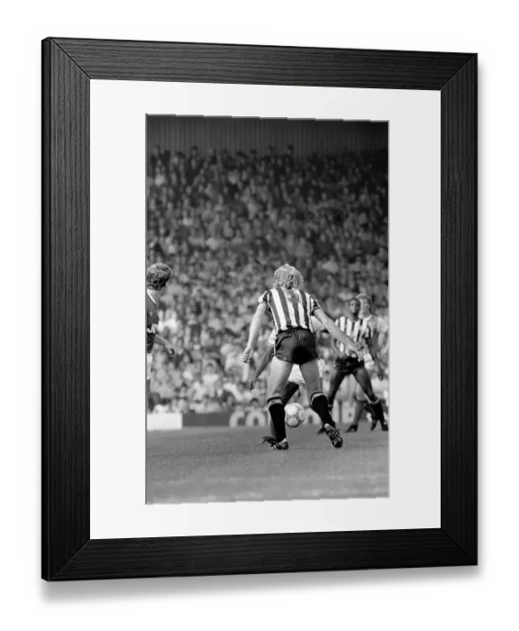 Framed Print : Division 1 football. Arsenal 0 v. Newcastle 0. September 1985 LF15-22-032