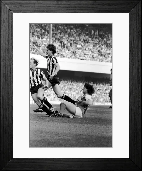 Framed Print : Division 1 football. Arsenal 0 v. Newcastle 0. September 1985 LF15-22-027