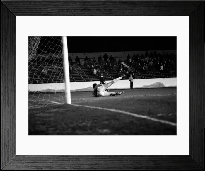 Framed Print : Division 2 football. Chelsea 2 v. Burnley 1 December 1982 LF11-27-005 Framed Print : Division 2 football. Chelsea 2 v. Burnley 1 December 1982 LF11-27-005