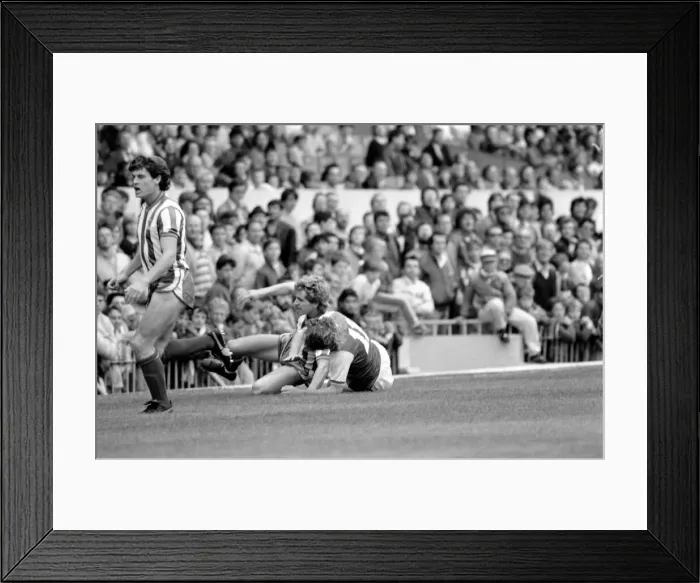 Framed Print : Division 1 football. Arsenal 1 v. Sheffield Wednesday 1. September 1985 LF15-15-054 Framed Print : Division 1 football. Arsenal 1 v. Sheffield Wednesday 1. September 1985 LF15-15-054