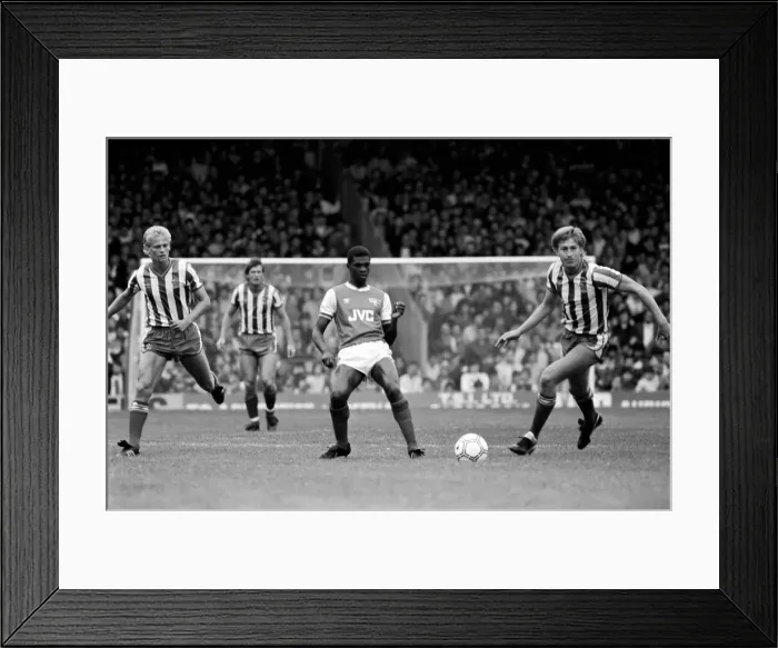 Framed Print : Division 1 football. Arsenal 1 v. Sheffield Wednesday 1. September 1985 LF15-15-042 Framed Print : Division 1 football. Arsenal 1 v. Sheffield Wednesday 1. September 1985 LF15-15-042