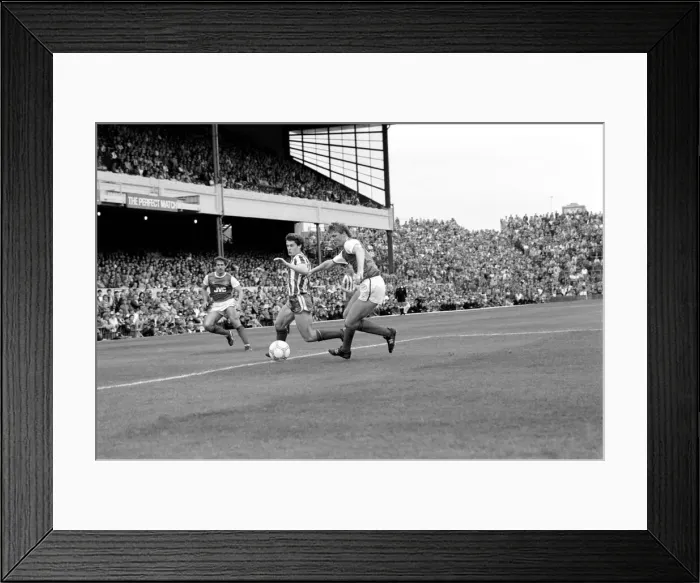 Framed Print : Division 1 football. Arsenal 1 v. Sheffield Wednesday 1. September 1985 LF15-15-086 Framed Print : Division 1 football. Arsenal 1 v. Sheffield Wednesday 1. September 1985 LF15-15-086