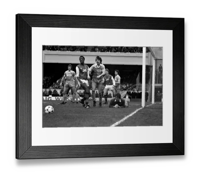 Framed Print : English League Division One match at Highbury. Arsenal 3 v Stoke City 0 Framed Print : English League Division One match at Highbury. Arsenal 3 v Stoke City 0