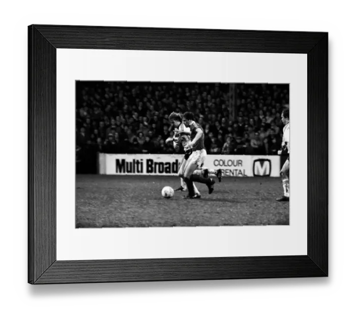 Framed Print : Fulham 1 v. Chelsea 2. Division 2 football. March 1980 LF02-01-062 Framed Print : Fulham 1 v. Chelsea 2. Division 2 football. March 1980 LF02-01-062