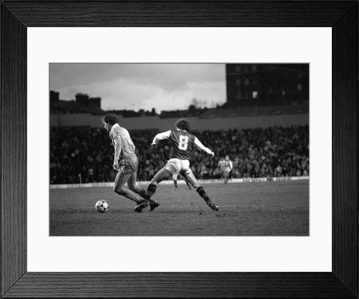 Framed Print : English League Division One match at Highbury. Arsenal 3 v Stoke City 0 Framed Print : English League Division One match at Highbury. Arsenal 3 v Stoke City 0