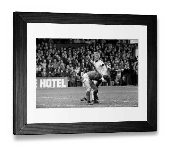 Framed Print : Fulham 1 v. Chelsea 2. Division 2 football. March 1980 LF02-01-030 Framed Print : Fulham 1 v. Chelsea 2. Division 2 football. March 1980 LF02-01-030