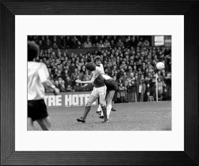 Framed Print : Fulham 1 v. Chelsea 2. Division 2 football. March 1980 LF02-01-022 Framed Print : Fulham 1 v. Chelsea 2. Division 2 football. March 1980 LF02-01-022