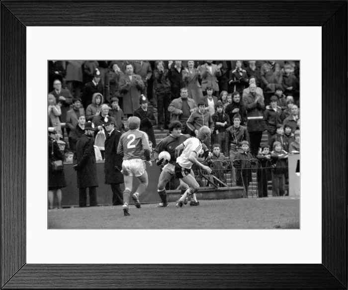 Framed Print : Fulham 1 v. Chelsea 2. Division 2 football. March 1980 LF02-01-009 Framed Print : Fulham 1 v. Chelsea 2. Division 2 football. March 1980 LF02-01-009