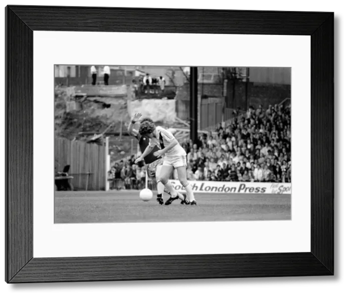 Framed Print : English Division 1. Crystal Palace 0 v. Aston Villa 1. September 1980 LF04-34-124 Framed Print : English Division 1. Crystal Palace 0 v. Aston Villa 1. September 1980 LF04-34-124