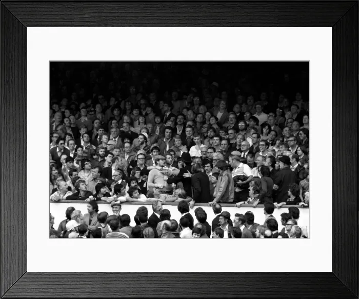 Framed Print : Division 1 football. Arsenal 1 v. Nottingham Forest 0. September 1980 LF04-37-027 Framed Print : Division 1 football. Arsenal 1 v. Nottingham Forest 0. September 1980 LF04-37-027