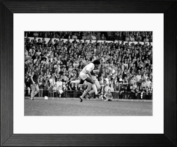 Framed Print : English Division 1. Crystal Palace 0 v. Aston Villa 1. September 1980 LF04-34-132 Framed Print : English Division 1. Crystal Palace 0 v. Aston Villa 1. September 1980 LF04-34-132