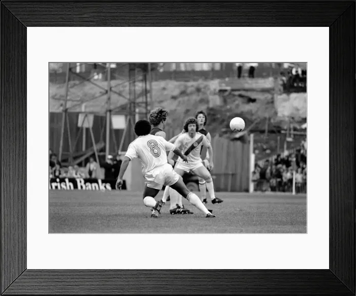 Framed Print : English Division 1. Crystal Palace 0 v. Aston Villa 1. September 1980 LF04-34-123