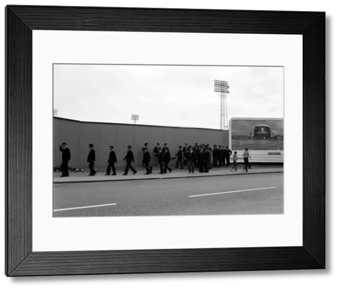 Framed Print : English Division 1. Crystal Palace 0 v. Aston Villa 1. September 1980 LF04-34-125 Framed Print : English Division 1. Crystal Palace 0 v. Aston Villa 1. September 1980 LF04-34-125