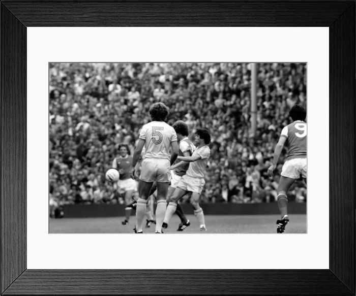 Framed Print : Division 1 football. Arsenal 1 v. Nottingham Forest 0. September 1980 LF04-37-084 Framed Print : Division 1 football. Arsenal 1 v. Nottingham Forest 0. September 1980 LF04-37-084