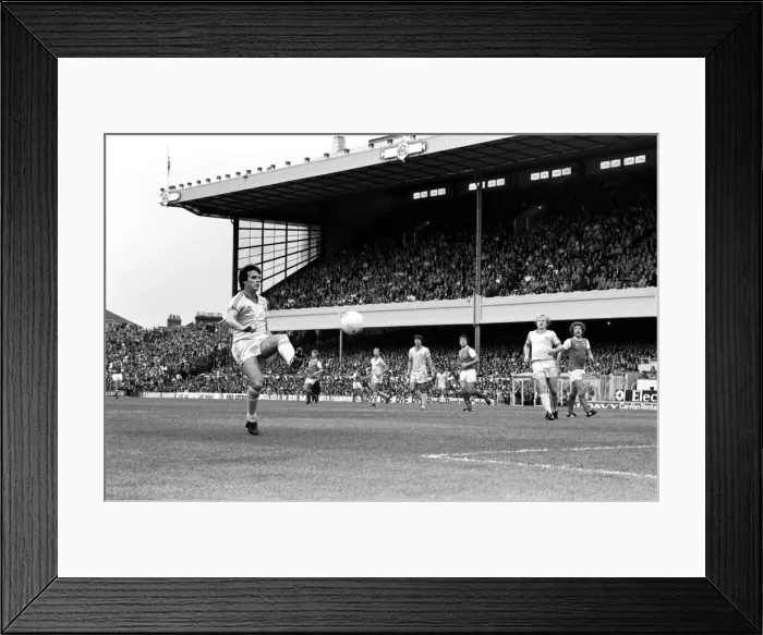 Framed Print : Division 1 football. Arsenal 1 v. Nottingham Forest 0. September 1980 LF04-37-042 Framed Print : Division 1 football. Arsenal 1 v. Nottingham Forest 0. September 1980 LF04-37-042