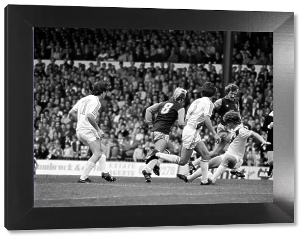 English Division 1. Crystal Palace 0 v. Aston Villa 1. September 1980 LF04-34-104