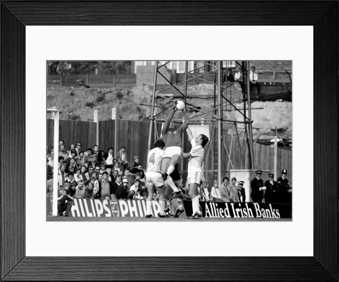 Framed Print : English Division 1. Crystal Palace 0 v. Aston Villa 1. September 1980 LF04-34-021