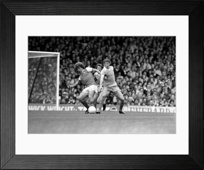 Framed Print : English Division 1. Arsenal 2 v. Stoke 0. September 1980 LF04-25-086