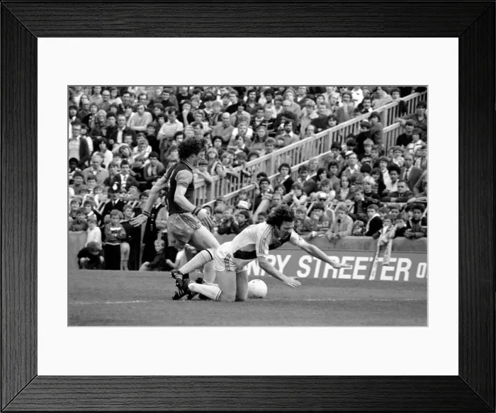Framed Print : English Division 1. Crystal Palace 0 v. Aston Villa 1. September 1980 LF04-34-001