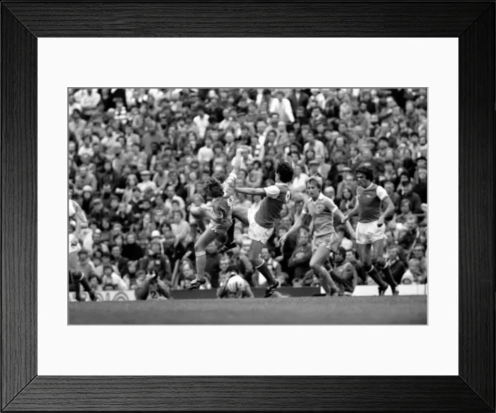 Framed Print : English Division 1. Arsenal 2 v. Stoke 0. September 1980 LF04-25-002 Framed Print : English Division 1. Arsenal 2 v. Stoke 0. September 1980 LF04-25-002