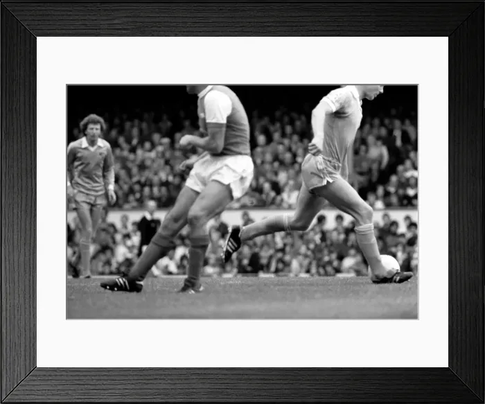 Framed Print : English Division 1. Arsenal 2 v. Stoke 0. September 1980 LF04-25-072