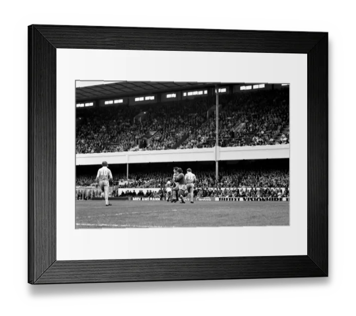 Framed Print : English Division 1. Arsenal 2 v. Stoke 0. September 1980 LF04-25-022 Framed Print : English Division 1. Arsenal 2 v. Stoke 0. September 1980 LF04-25-022