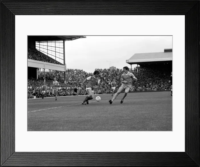 Framed Print : English Division 1. Arsenal 2 v. Stoke 0. September 1980 LF04-25-030
