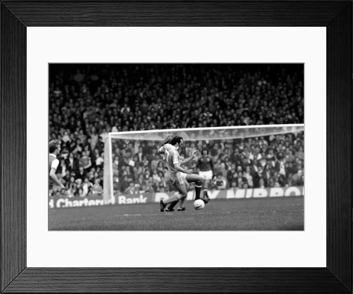 Framed Print : English Division 1. Arsenal 2 v. Stoke 0. September 1980 LF04-25-011