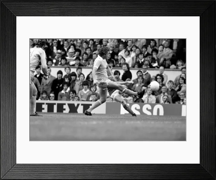 Framed Print : English Division 1. Arsenal 2 v. Stoke 0. September 1980 LF04-25-068 Framed Print : English Division 1. Arsenal 2 v. Stoke 0. September 1980 LF04-25-068