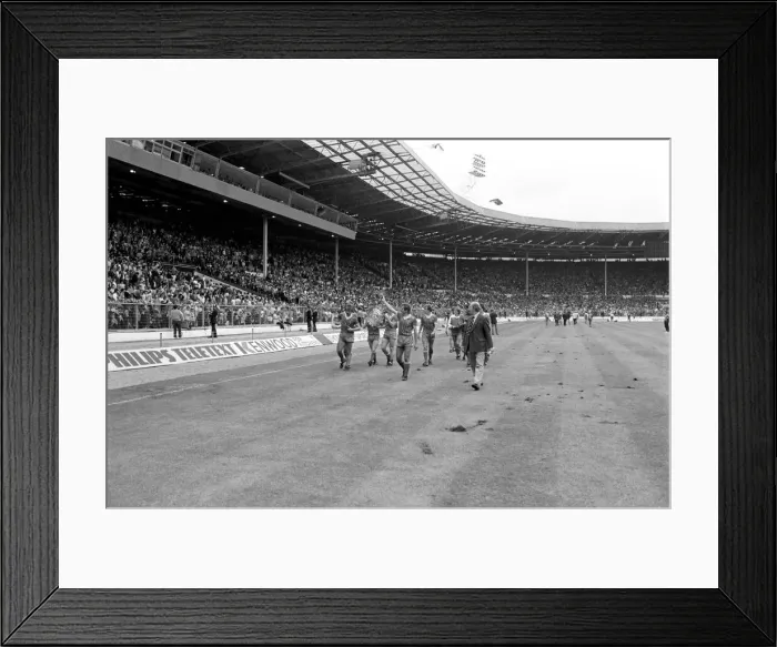 Framed Print : Charity Shield match at Wembley Stadium. Liverpool 1 v Tottenham Hotspur 0 Framed Print : Charity Shield match at Wembley Stadium. Liverpool 1 v Tottenham Hotspur 0