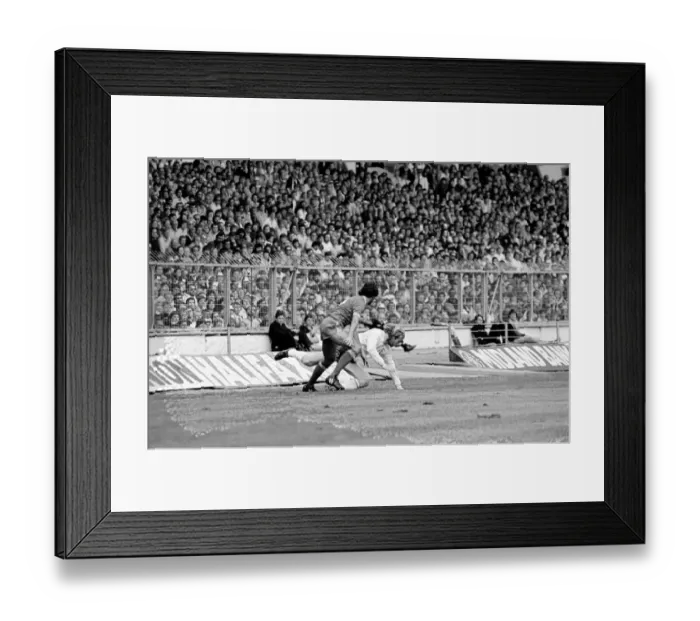 Framed Print : Charity Shield match at Wembley Stadium. Liverpool 1 v Tottenham Hotspur 0 Framed Print : Charity Shield match at Wembley Stadium. Liverpool 1 v Tottenham Hotspur 0