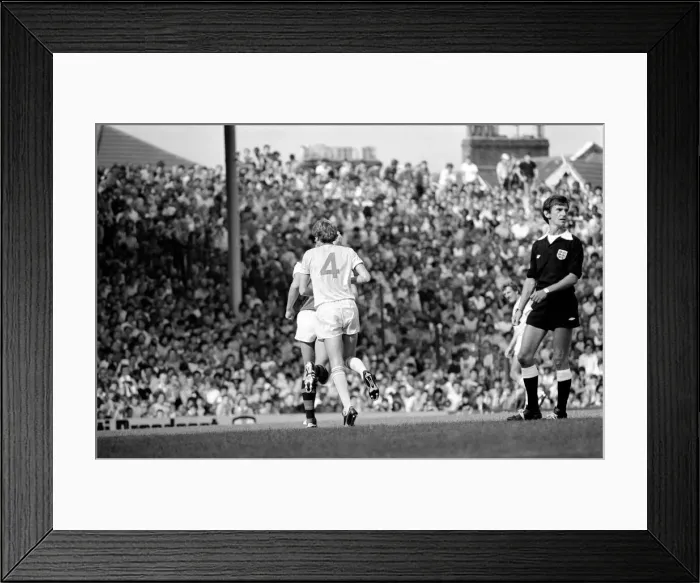 Framed Print : English League Division One match at Highbury. Arsenal 0 v Liverpool 2 Framed Print : English League Division One match at Highbury. Arsenal 0 v Liverpool 2