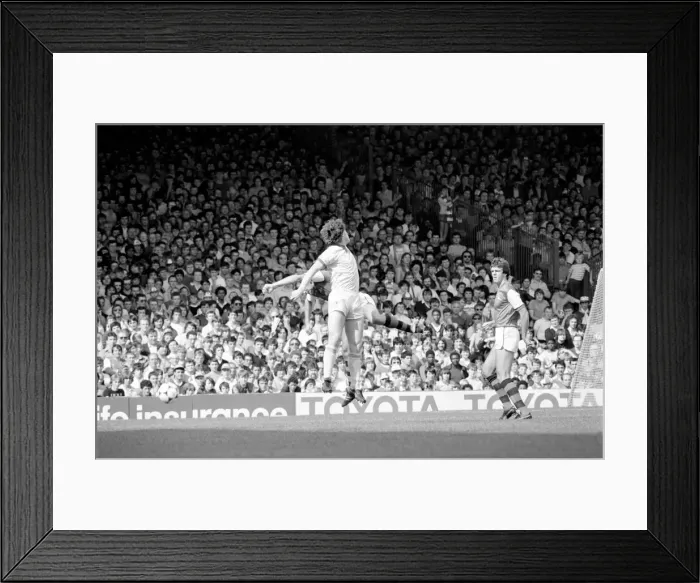 Framed Print : English League Division One match at Highbury. Arsenal 0 v Liverpool 2 Framed Print : English League Division One match at Highbury. Arsenal 0 v Liverpool 2
