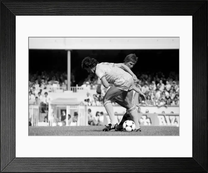 Framed Print : English League Division One match at Highbury. Arsenal 0 v Liverpool 2