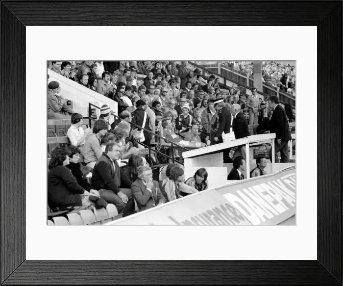 Framed Print : English League Cup Third Round match at The Valley. Charlton Athletic 1 v West Ham United Framed Print : English League Cup Third Round match at The Valley. Charlton Athletic 1 v West Ham United