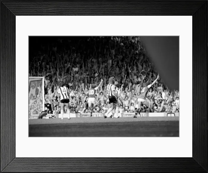 Framed Print : English League Division One match at Highbury. Arsenal 2 v Notts County 0 Framed Print : English League Division One match at Highbury. Arsenal 2 v Notts County 0