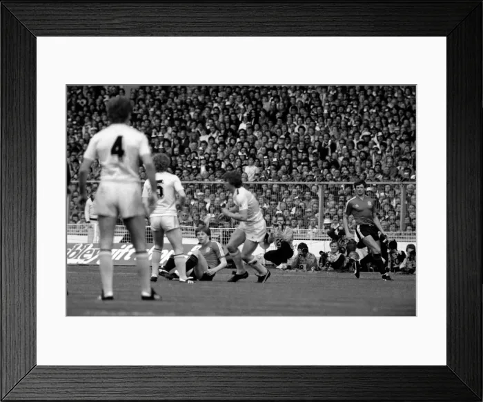 Framed Print : English FA Cup Final at Wembley Stadium. Tottenham Hotspur 1 v Queens Park Rangers 1 Framed Print : English FA Cup Final at Wembley Stadium. Tottenham Hotspur 1 v Queens Park Rangers 1