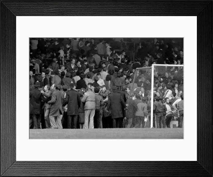 Framed Print : English League Division One match at Highbury. Arsenal 2 v West Ham United 0 Framed Print : English League Division One match at Highbury. Arsenal 2 v West Ham United 0
