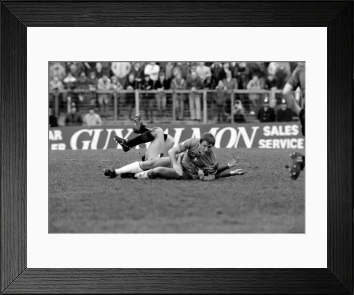 Framed Print : Division 2 football. Chelsea 2 v. QPR 1. April 1982 LF09-05-036 Framed Print : Division 2 football. Chelsea 2 v. QPR 1. April 1982 LF09-05-036
