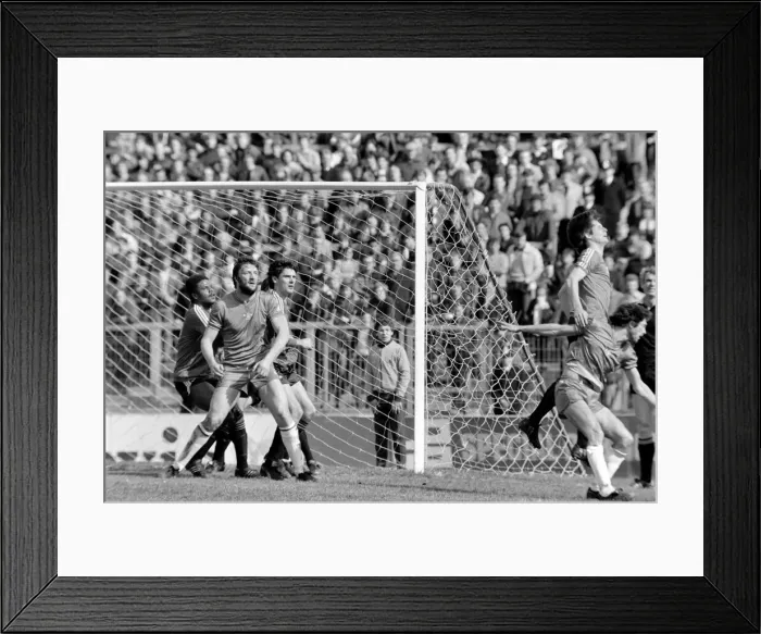 Framed Print : Division 2 football. Chelsea 2 v. QPR 1. April 1982 LF09-05-010