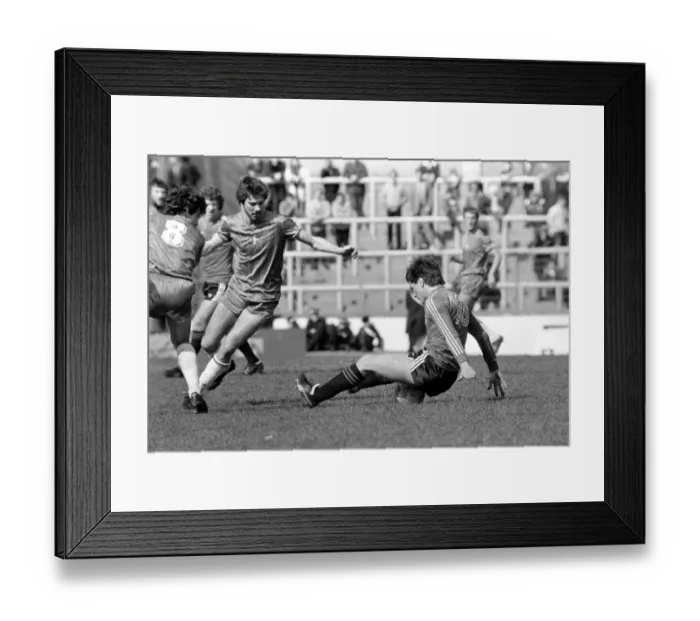 Framed Print : Division 2 football. Chelsea 2 v. QPR 1. April 1982 LF09-05-028 Framed Print : Division 2 football. Chelsea 2 v. QPR 1. April 1982 LF09-05-028