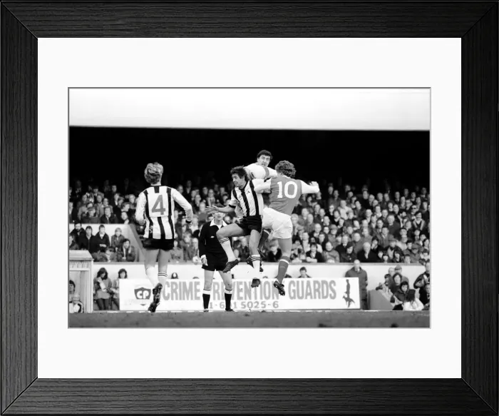 Framed Print : Division 1 football. Arsenal 1 v. Notts County. February 1982 LF08-28-035 Framed Print : Division 1 football. Arsenal 1 v. Notts County. February 1982 LF08-28-035