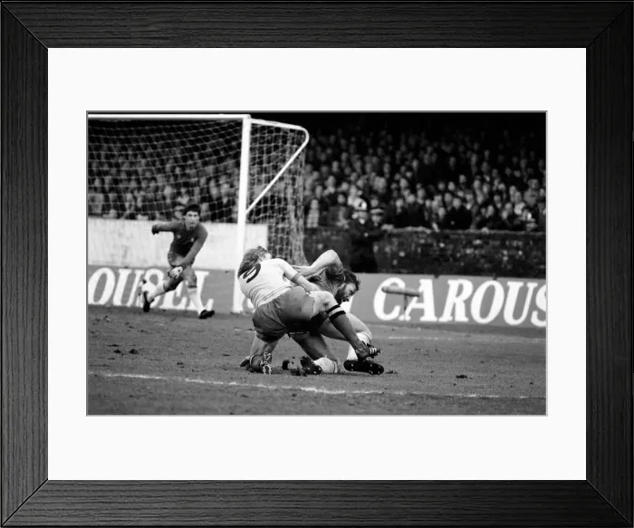 Framed Print : Division 2 football. Watford 1 v. Chelsea 0. February 1982 LF08-38-060