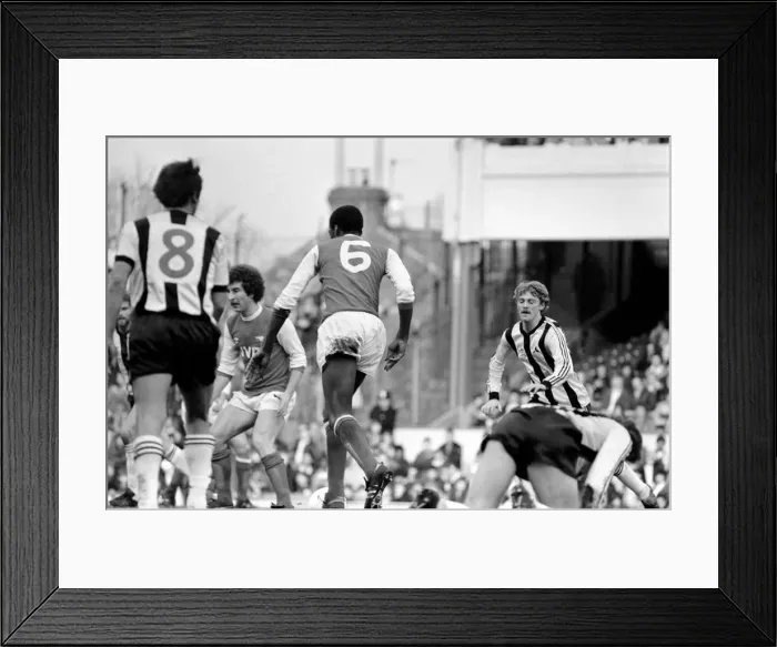 Framed Print : Division 1 football. Arsenal 1 v. Notts County. February 1982 LF08-28-046 Framed Print : Division 1 football. Arsenal 1 v. Notts County. February 1982 LF08-28-046