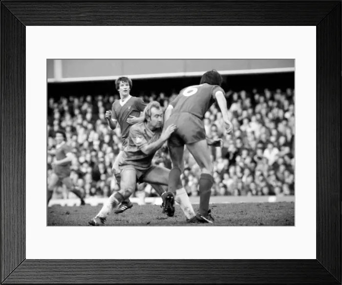 Framed Print : F. A Cup Football. Chelsea 2 v. Liverpool 0 February 1982 LF08-29-059 Framed Print : F. A Cup Football. Chelsea 2 v. Liverpool 0 February 1982 LF08-29-059