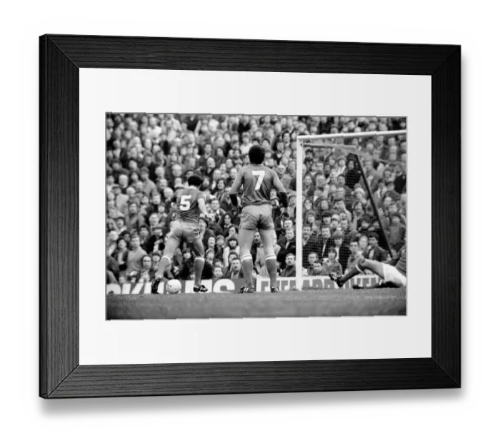 Framed Print : First Division Football. Arsenal 0 v. Swansea 2. February 1982 LF08-18-045 Framed Print : First Division Football. Arsenal 0 v. Swansea 2. February 1982 LF08-18-045